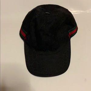 Used black red and green Gucci hat